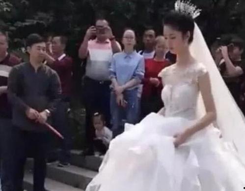 云南新娘子吃瓜视频,一场别开生面的婚礼习俗展示