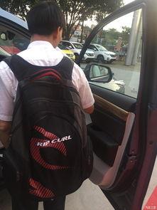 吃瓜群众洗车视频是真的吗,吃瓜群众洗车视频，真相究竟如何？