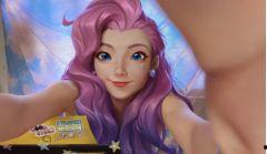 萨勒芬妮擦玻璃吃瓜视频,趣味横生引网友热议