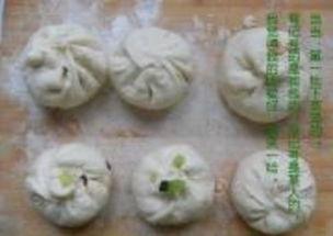 大瓜头吃蓝色包子视频,趣味横生引网友热议