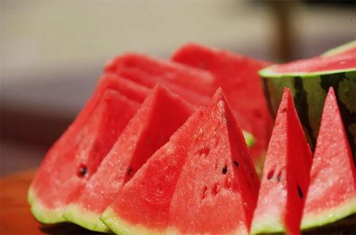 美国和中国吃瓜事件视频,网络舆论的全球碰撞与反思