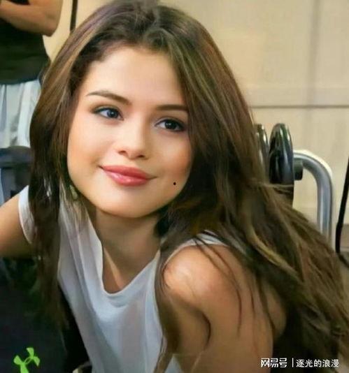 外网吃瓜比伯海莉视频,外网网友热议甜蜜瞬间