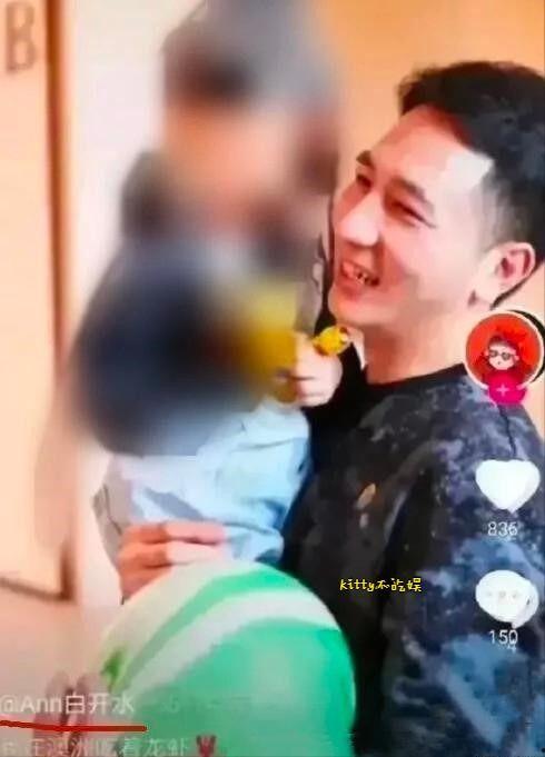 呆瓜兄弟吃蜜蜂视频,趣味吃蜜蜂视频走红网络