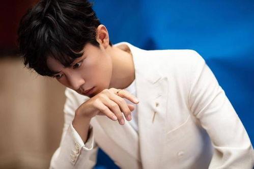 肖战吃瓜采访视频全集下载